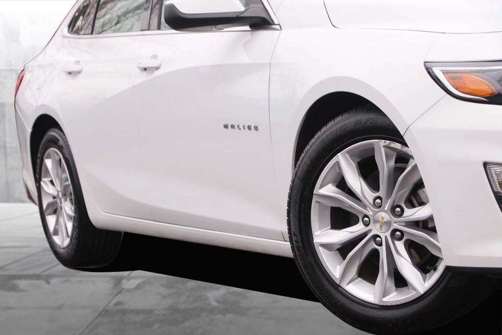 Chevrolet Malibu Vehicle Image 03