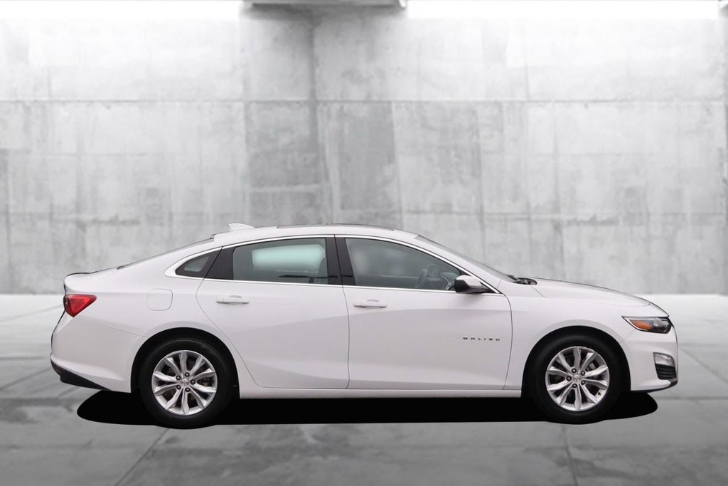 Chevrolet Malibu Vehicle Image 05