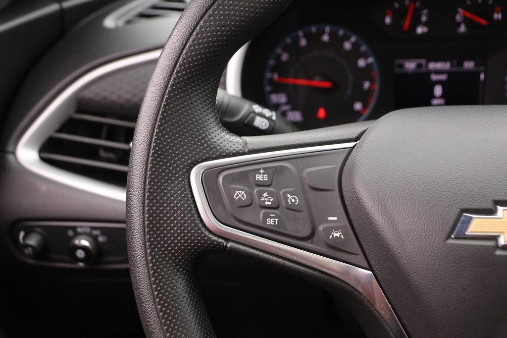 Chevrolet Malibu Vehicle Image 11