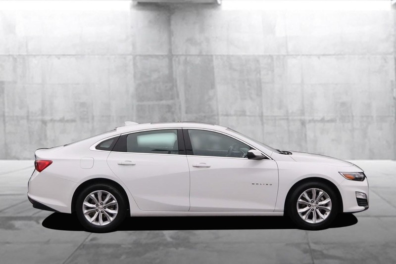 Chevrolet Malibu Vehicle Image 05