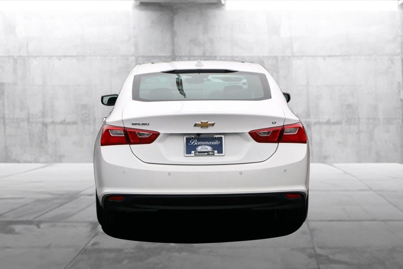 Chevrolet Malibu Vehicle Image 06
