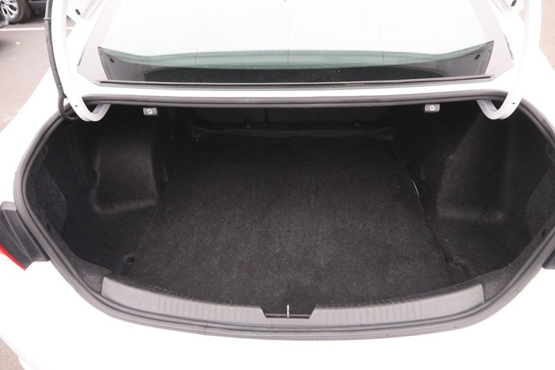 Chevrolet Malibu Vehicle Image 07