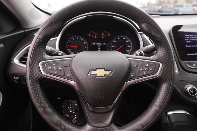 Chevrolet Malibu Vehicle Image 10