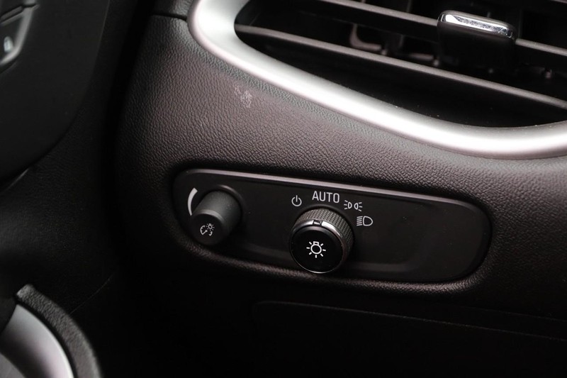 Chevrolet Malibu Vehicle Image 18