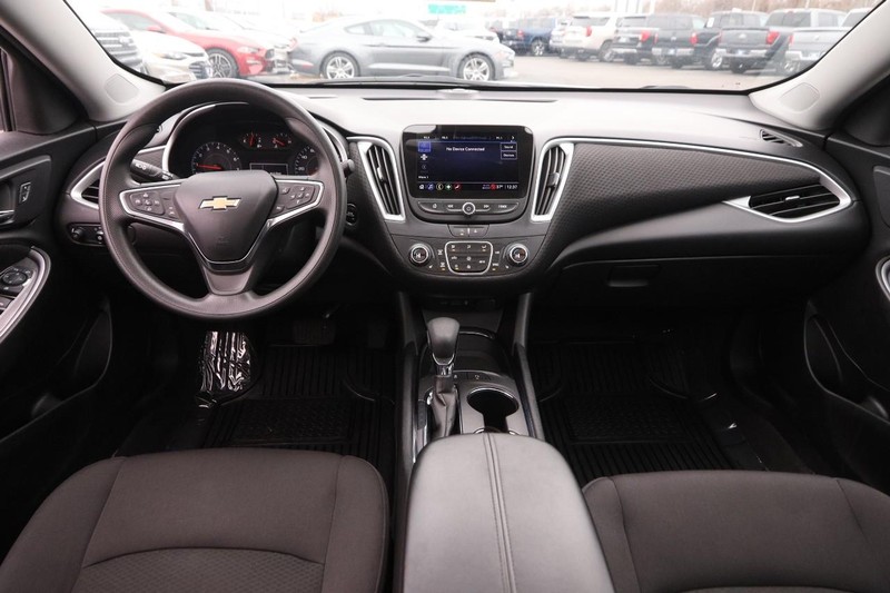 Chevrolet Malibu Vehicle Image 20