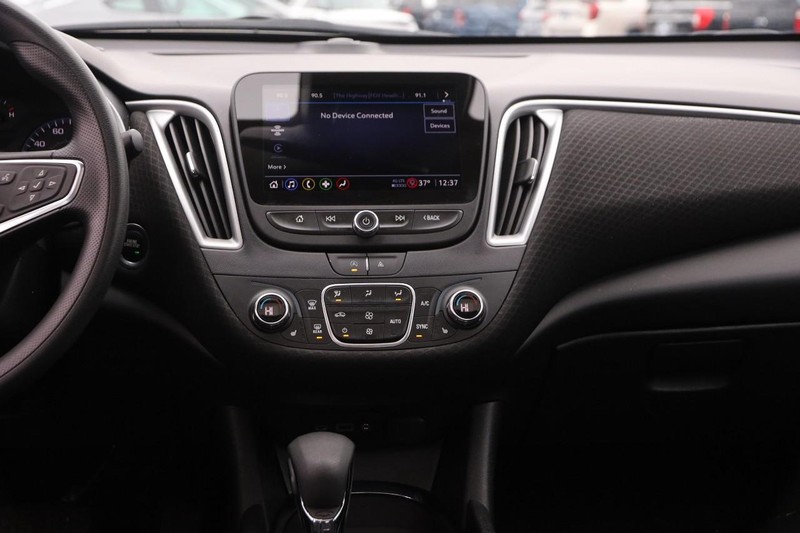 Chevrolet Malibu Vehicle Image 23