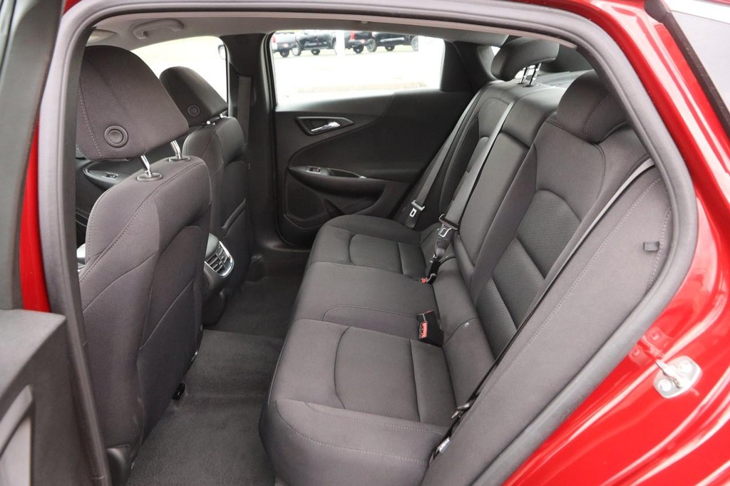 Chevrolet Malibu Vehicle Image 09