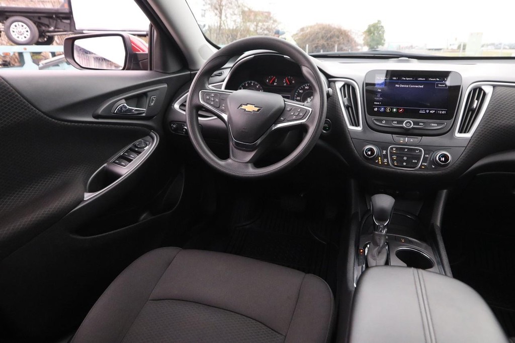 Chevrolet Malibu Vehicle Image 20