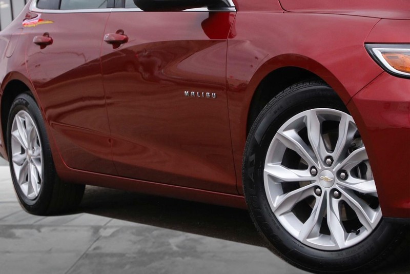 Chevrolet Malibu Vehicle Image 03