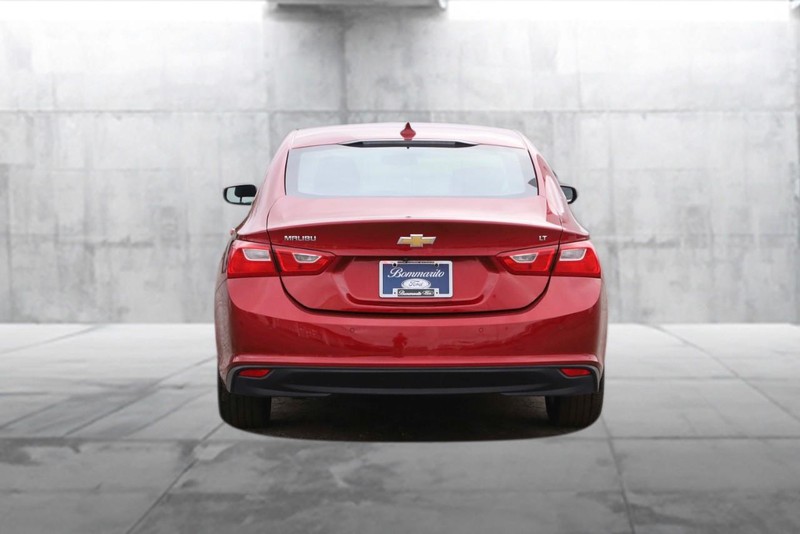 Chevrolet Malibu Vehicle Image 06