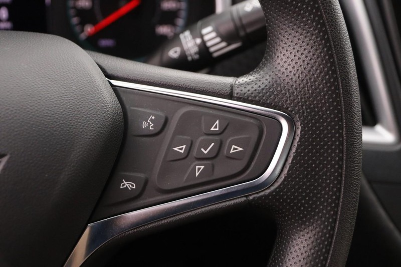 Chevrolet Malibu Vehicle Image 12