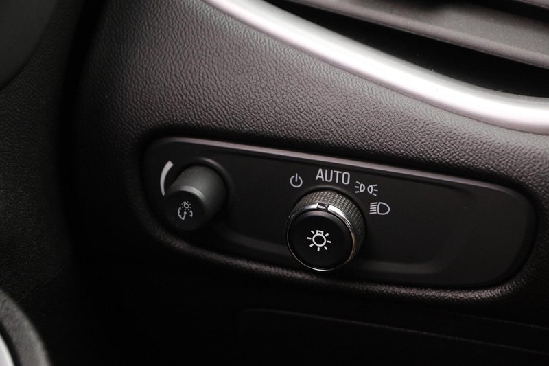 Chevrolet Malibu Vehicle Image 18