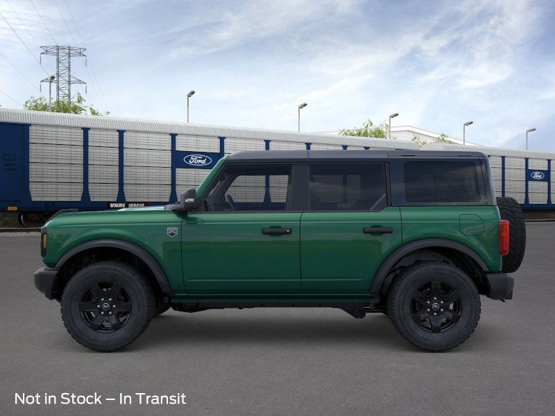 Ford Bronco Vehicle Full-screen Gallery Image 3