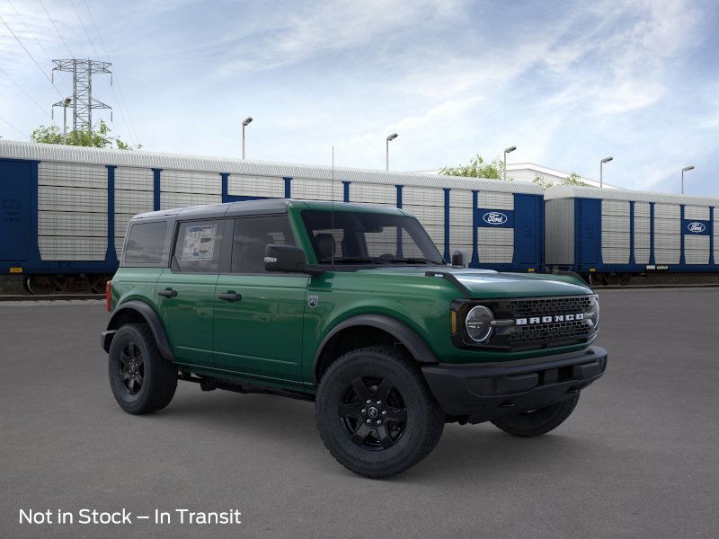 Ford Bronco Vehicle Full-screen Gallery Image 7