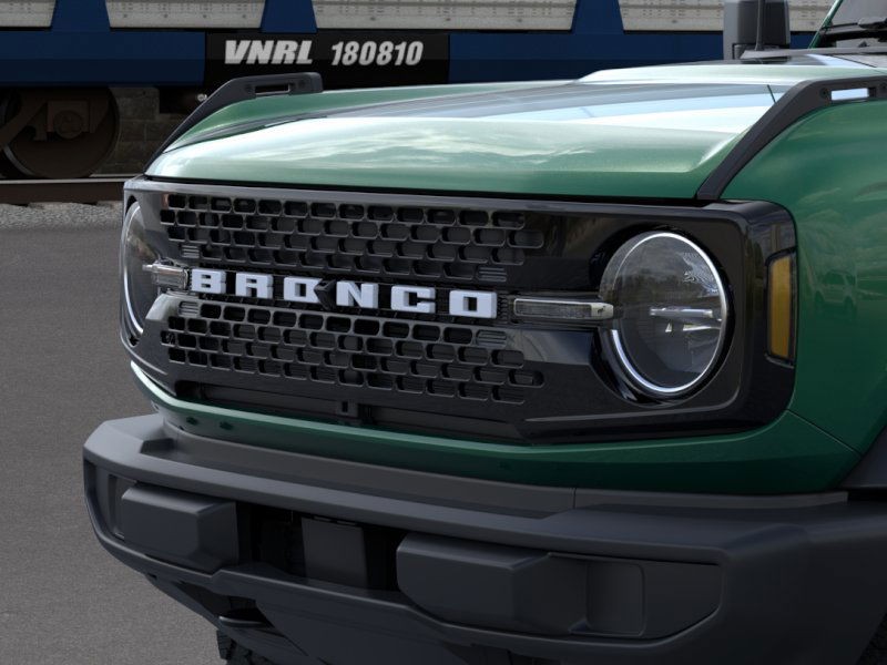 Ford Bronco Vehicle Full-screen Gallery Image 19