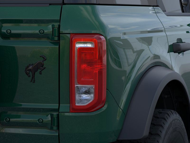 Ford Bronco Vehicle Full-screen Gallery Image 23