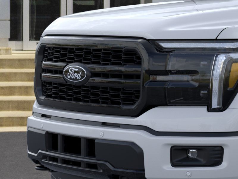 Ford F-150 Vehicle Full-screen Gallery Image 17