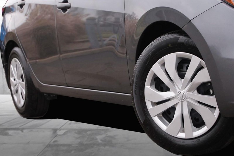 Nissan Versa Vehicle Image 03