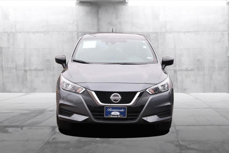 Nissan Versa Vehicle Image 04