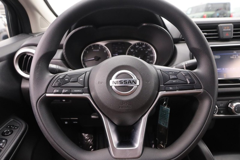 Nissan Versa Vehicle Image 10