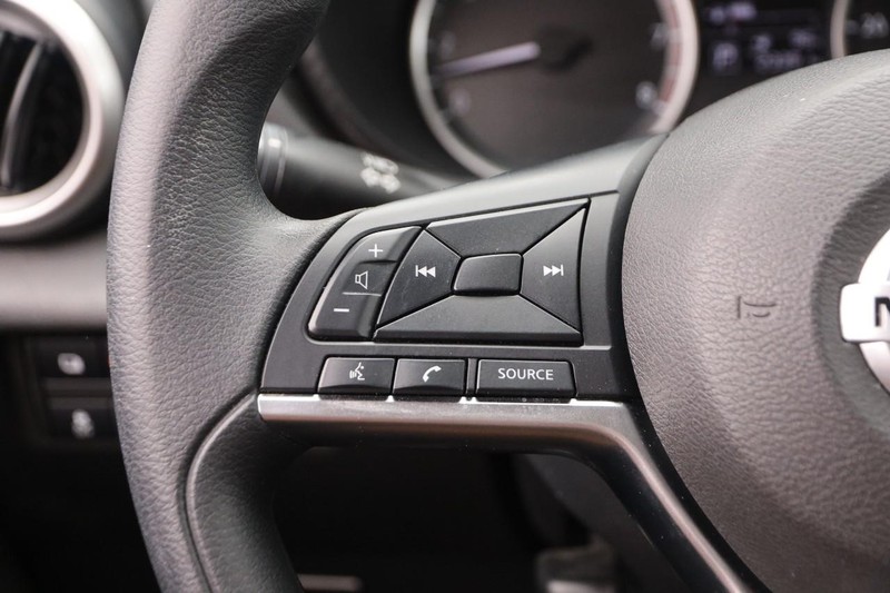 Nissan Versa Vehicle Image 11