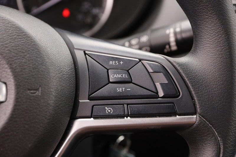 Nissan Versa Vehicle Image 12