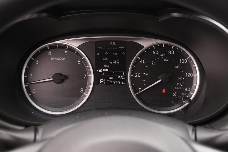 Nissan Versa Vehicle Image 13