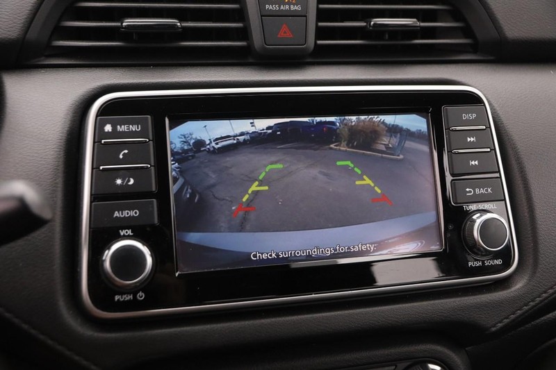 Nissan Versa Vehicle Image 15