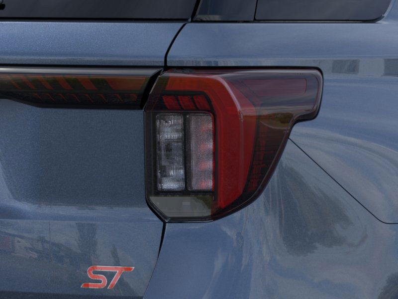 Ford Explorer Vehicle Image 21