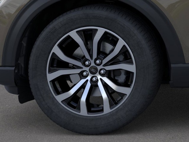 Ford Explorer Vehicle Image 19