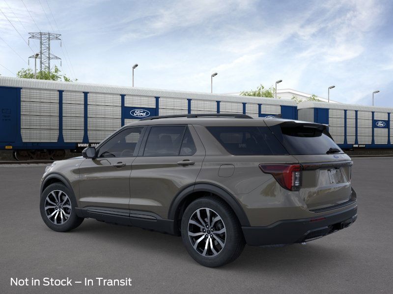 Ford Explorer Vehicle Image 04