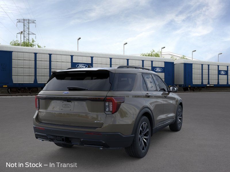 Ford Explorer Vehicle Image 08