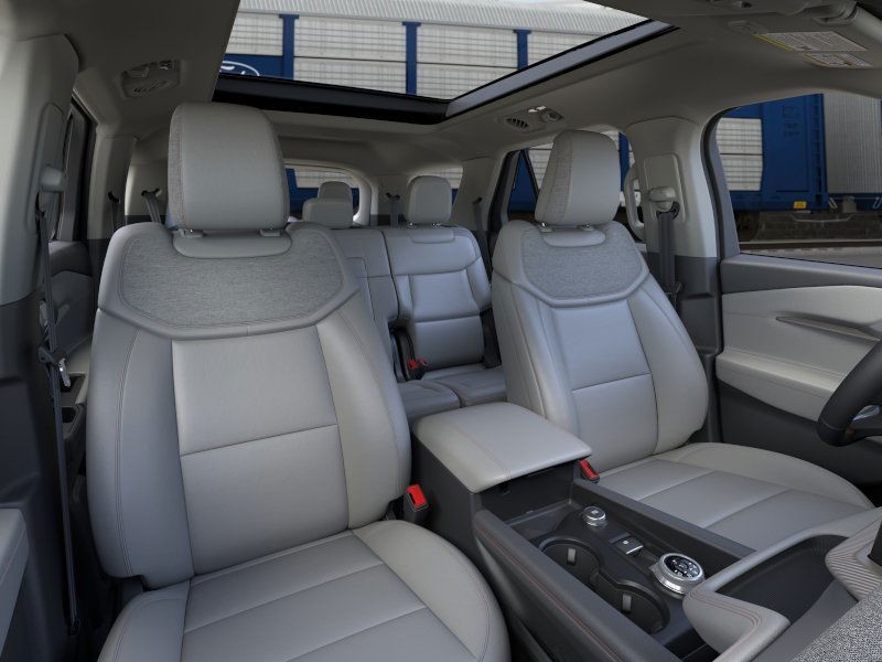 Ford Explorer Vehicle Image 10