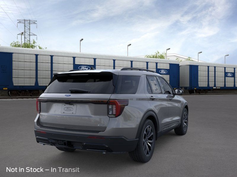 Ford Explorer Vehicle Image 08