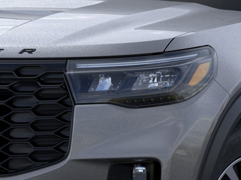 Ford Explorer Vehicle Image 18