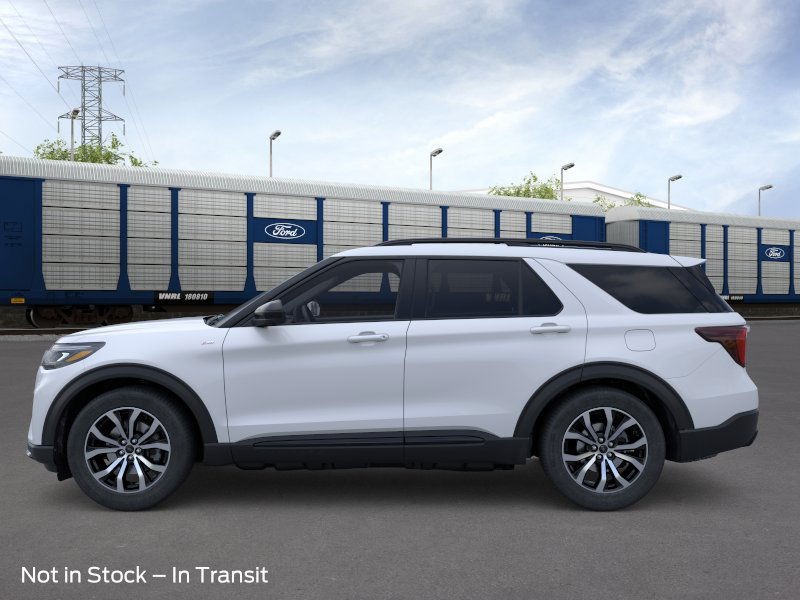 Ford Explorer Vehicle Image 03