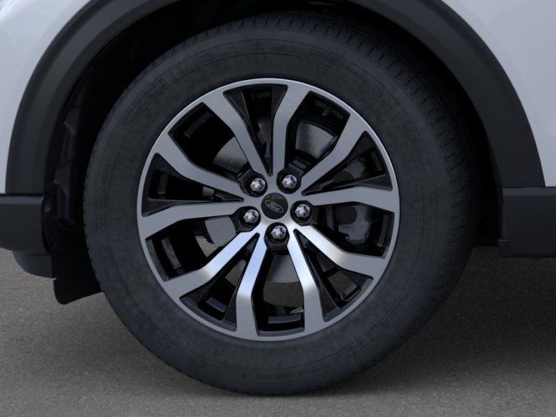 Ford Explorer Vehicle Image 19