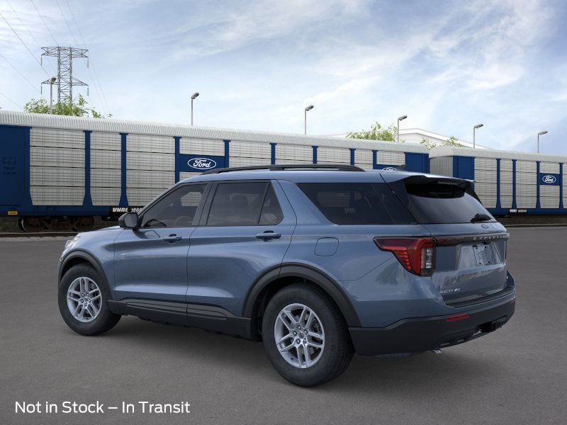 Ford Explorer Vehicle Image 04