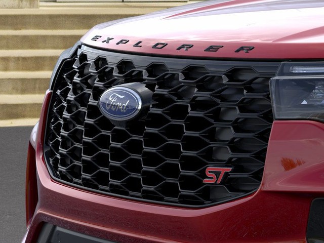 Ford Explorer Vehicle Image 17