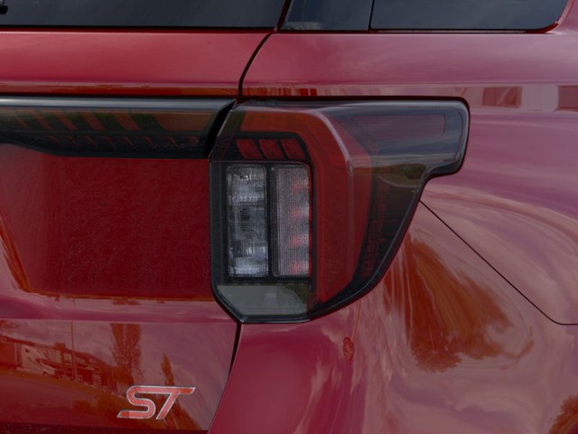 Ford Explorer Vehicle Image 21
