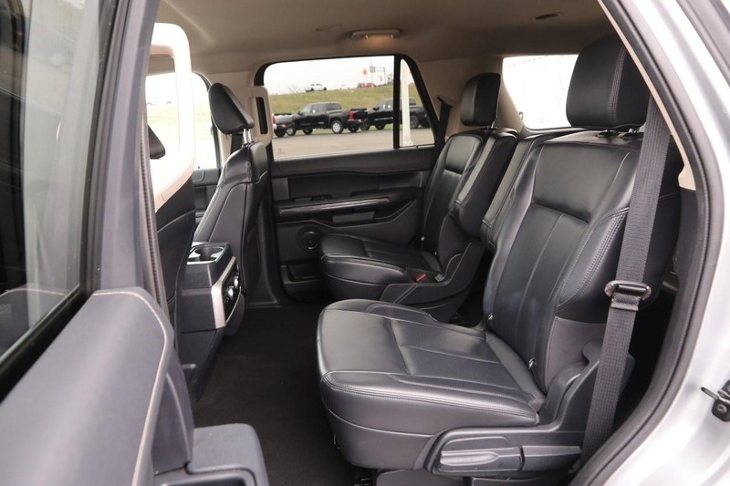 Ford Expedition Vehicle Image 11