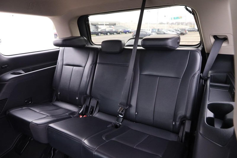 Ford Expedition Vehicle Image 12