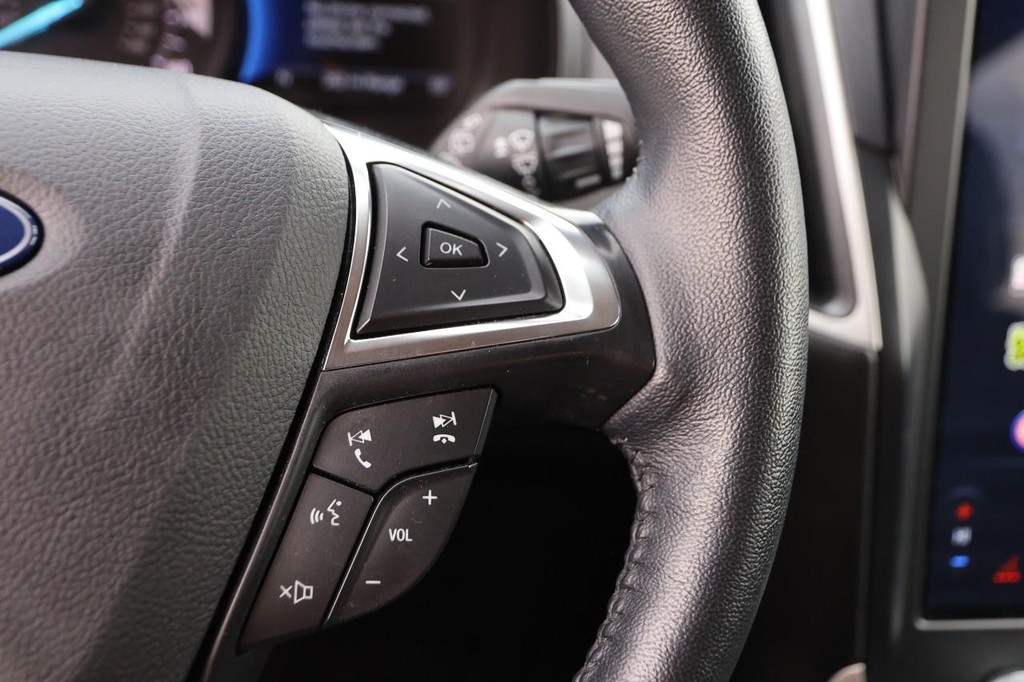 Ford Edge Vehicle Image 12