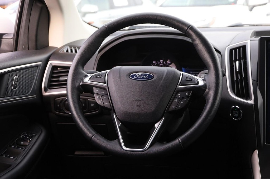 Ford Edge Vehicle Image 21