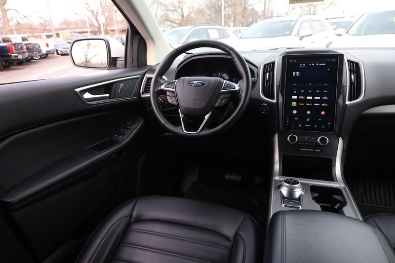 Ford Edge Vehicle Image 20