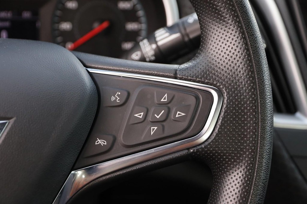 Chevrolet Malibu Vehicle Image 12