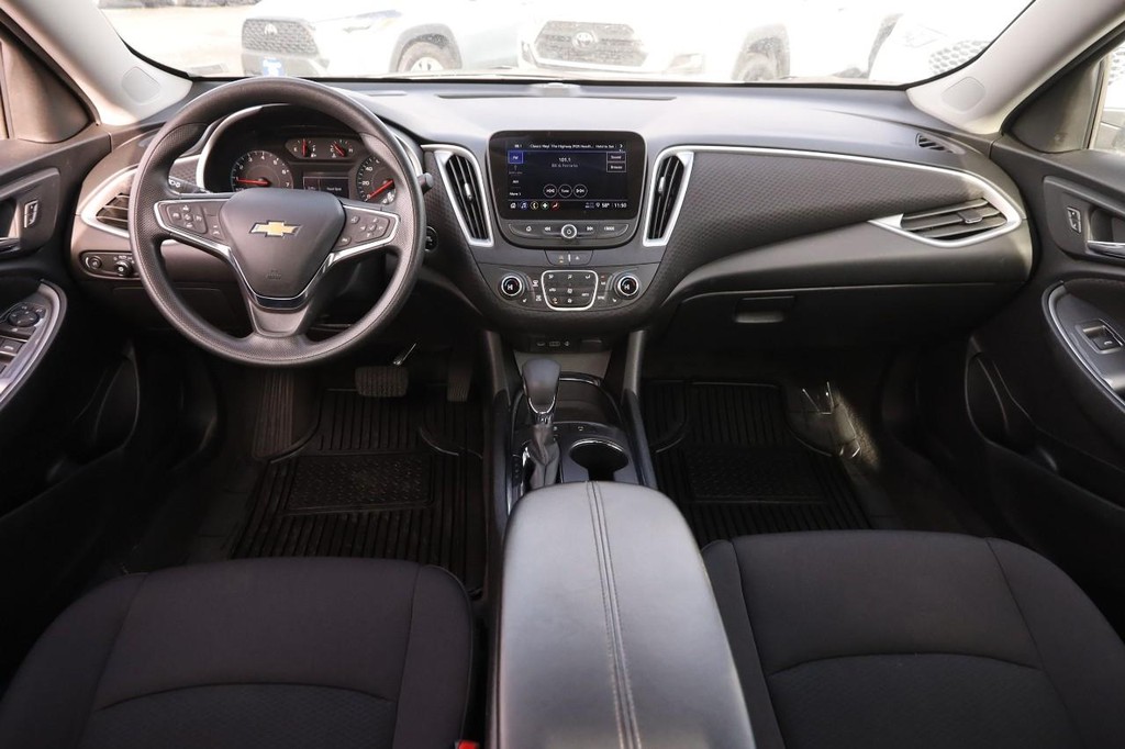 Chevrolet Malibu Vehicle Image 19