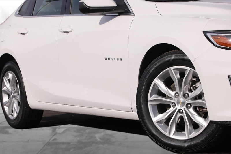 Chevrolet Malibu Vehicle Image 03