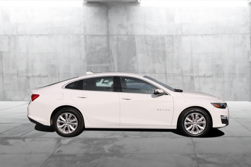 Chevrolet Malibu Vehicle Image 05