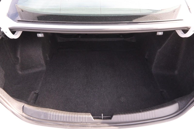 Chevrolet Malibu Vehicle Image 07